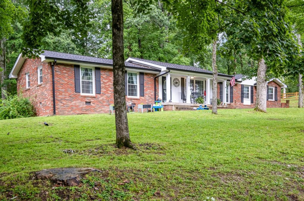 1151 Green Valley Dr, Lewisburg, TN 37091