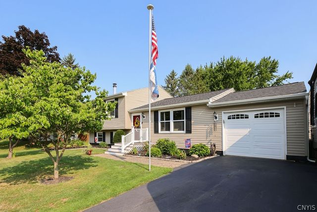 8420 Falcon Drive, Clay, NY 13090