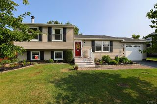 8420 Falcon Drive, Clay, NY 13090