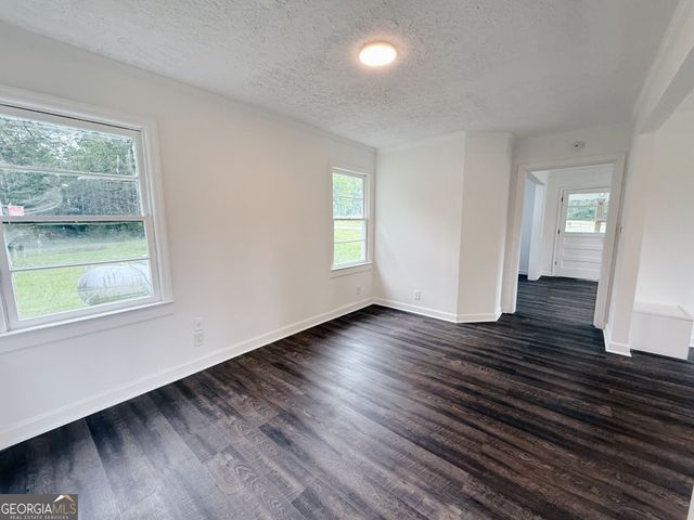 69 Oak Ave Street, Warm Springs, GA 31830
