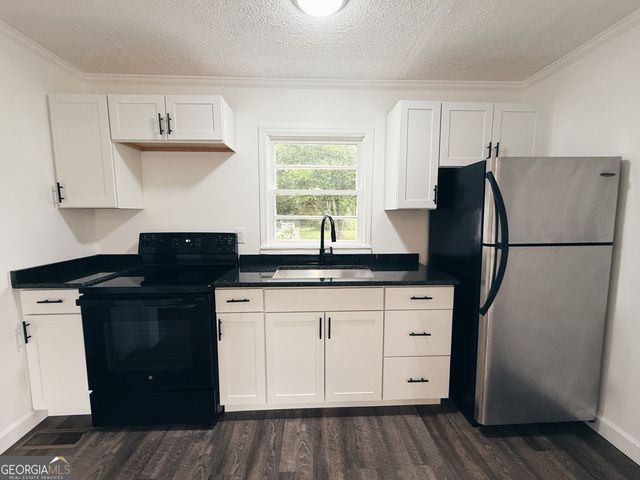 69 Oak Ave Street, Warm Springs, GA 31830