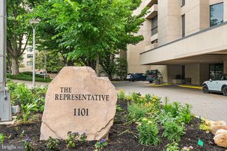 1101 S ARLINGTON RIDGE RD #212, Arlington, VA 22202