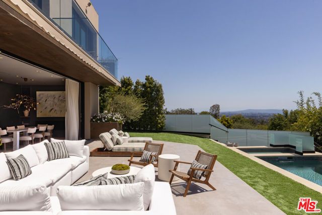 815 N Tigertail Road, Los Angeles, CA 90049
