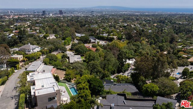 815 N Tigertail Road, Los Angeles, CA 90049