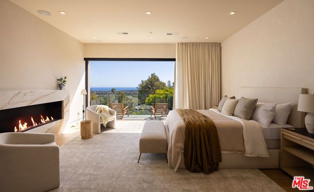 815 N Tigertail Road, Los Angeles, CA 90049