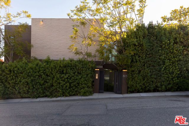 815 N Tigertail Road, Los Angeles, CA 90049