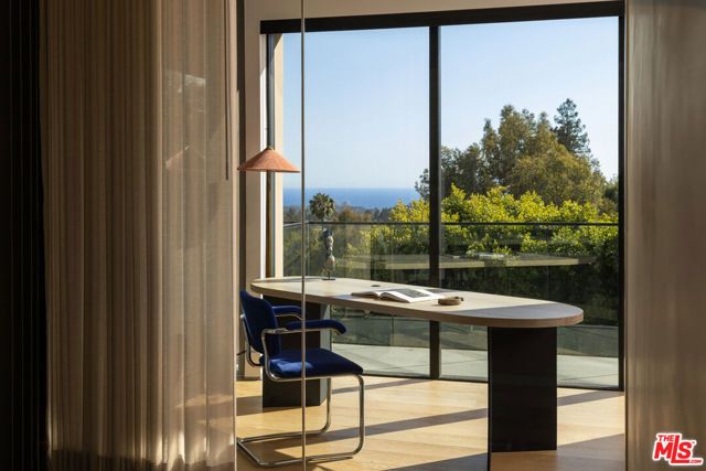 815 N Tigertail Road, Los Angeles, CA 90049
