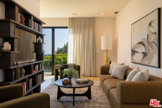 815 N Tigertail Road, Los Angeles, CA 90049