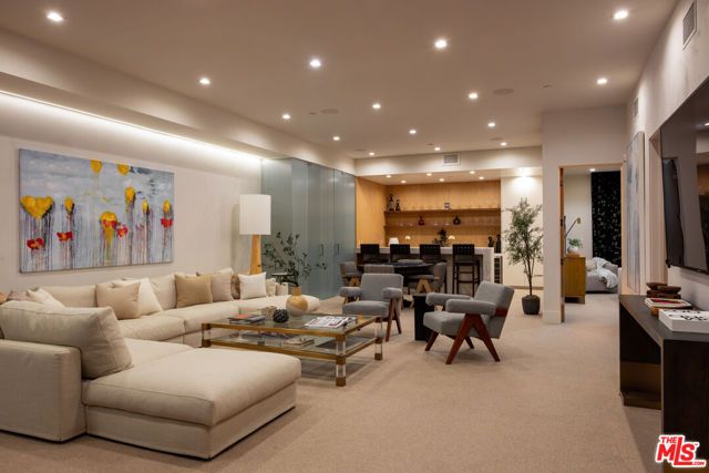 815 N Tigertail Road, Los Angeles, CA 90049