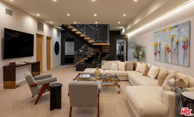 815 N Tigertail Road, Los Angeles, CA 90049