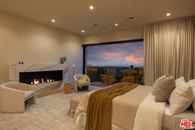 815 N Tigertail Road, Los Angeles, CA 90049