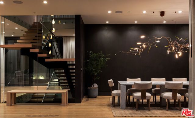 815 N Tigertail Road, Los Angeles, CA 90049