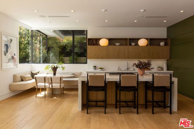 815 N Tigertail Road, Los Angeles, CA 90049