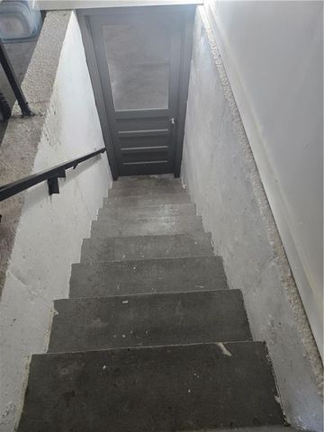 4980 NE Chouteau Drive, Kansas City, MO 64119