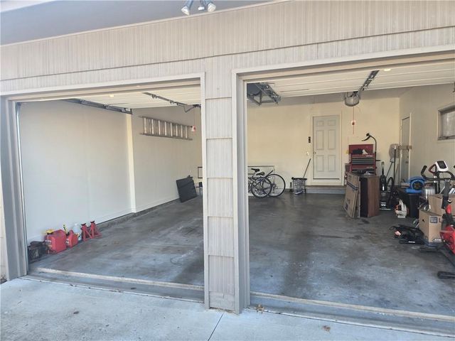 4980 NE Chouteau Drive, Kansas City, MO 64119