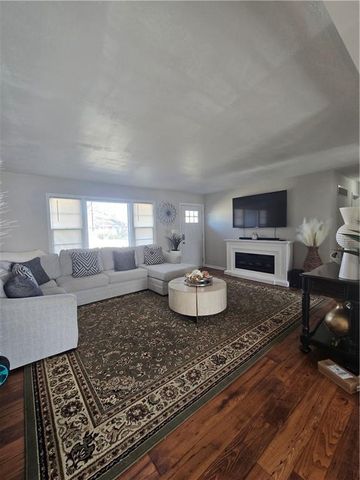 4980 NE Chouteau Drive, Kansas City, MO 64119