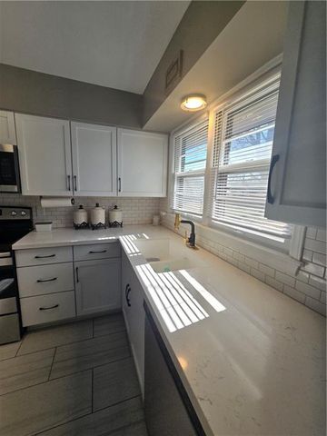 4980 NE Chouteau Drive, Kansas City, MO 64119