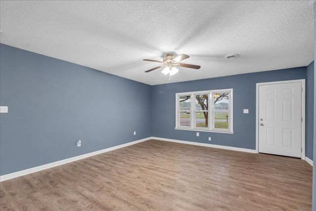 1619 Hills Chapel Rd, Manchester, TN 37355