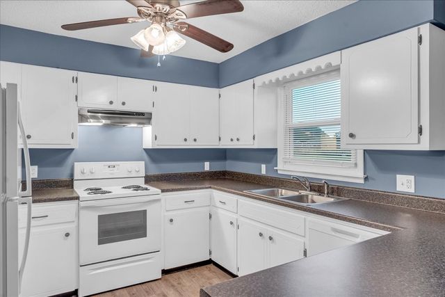 1619 Hills Chapel Rd, Manchester, TN 37355