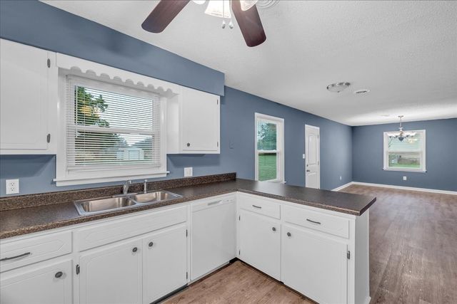 1619 Hills Chapel Rd, Manchester, TN 37355