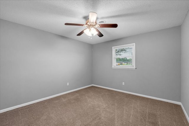 1619 Hills Chapel Rd, Manchester, TN 37355