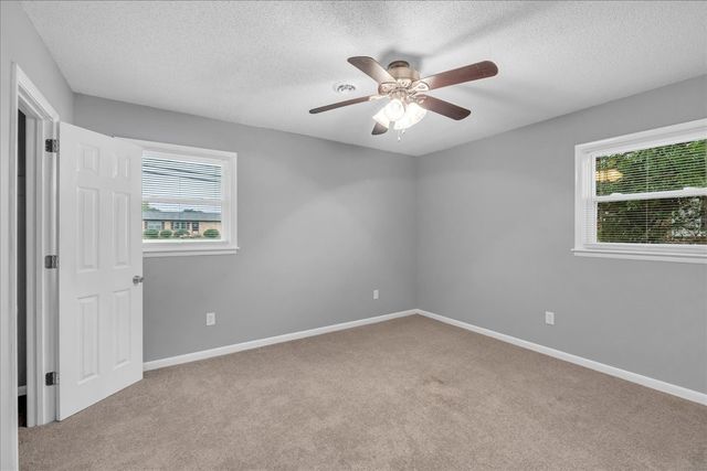 1619 Hills Chapel Rd, Manchester, TN 37355