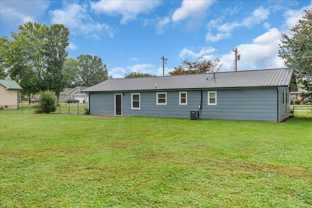 1619 Hills Chapel Rd, Manchester, TN 37355