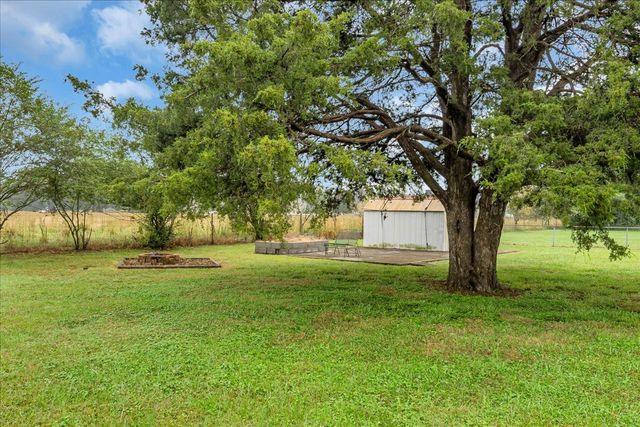 1619 Hills Chapel Rd, Manchester, TN 37355