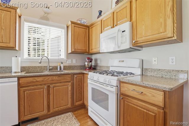 9031 Hidden Oaks Drive, Grand Blanc, MI 48439
