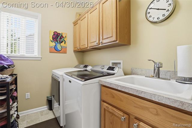 9031 Hidden Oaks Drive, Grand Blanc, MI 48439