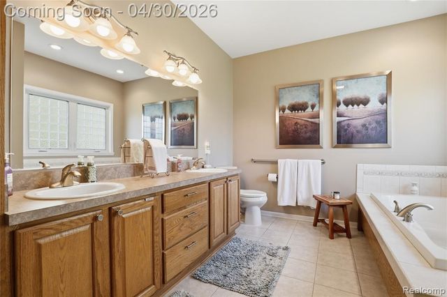 9031 Hidden Oaks Drive, Grand Blanc, MI 48439