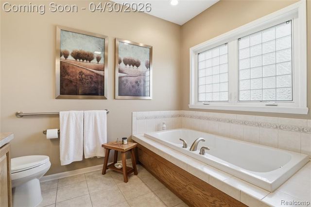 9031 Hidden Oaks Drive, Grand Blanc, MI 48439