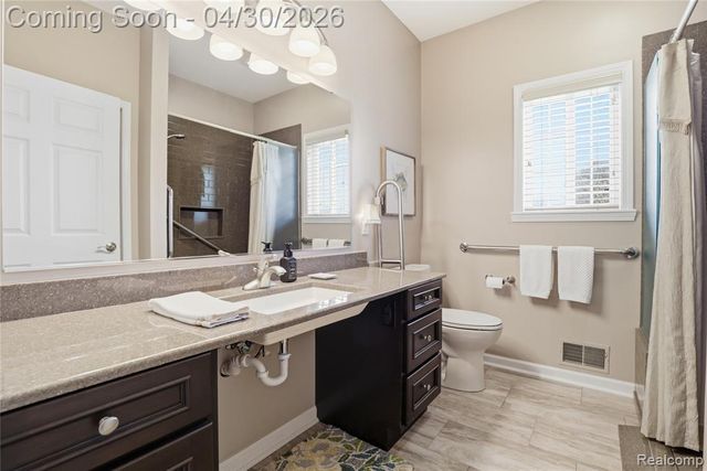 9031 Hidden Oaks Drive, Grand Blanc, MI 48439