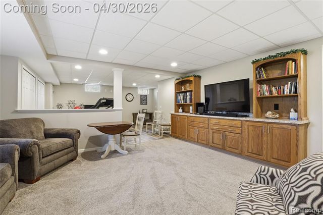 9031 Hidden Oaks Drive, Grand Blanc, MI 48439