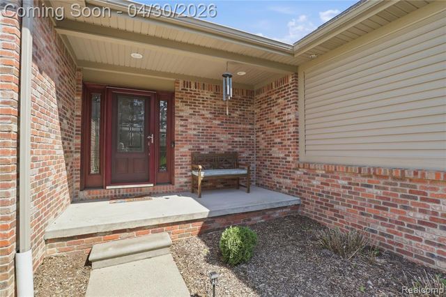 9031 Hidden Oaks Drive, Grand Blanc, MI 48439