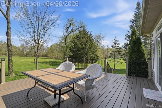 9031 Hidden Oaks Drive, Grand Blanc, MI 48439