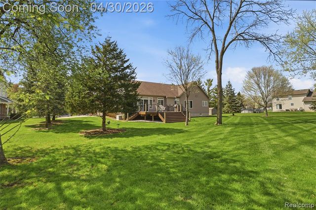 9031 Hidden Oaks Drive, Grand Blanc, MI 48439