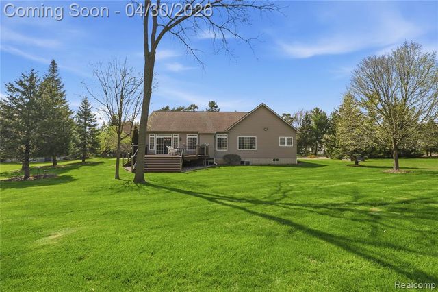 9031 Hidden Oaks Drive, Grand Blanc, MI 48439