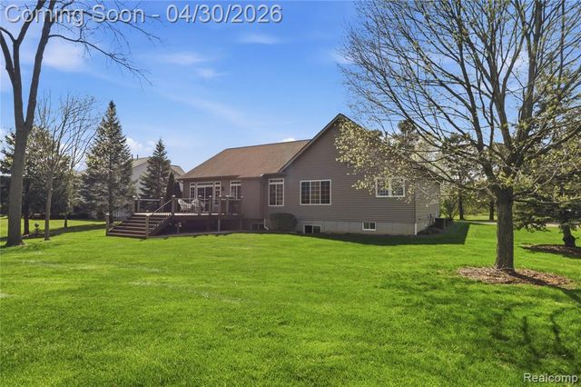 9031 Hidden Oaks Drive, Grand Blanc, MI 48439
