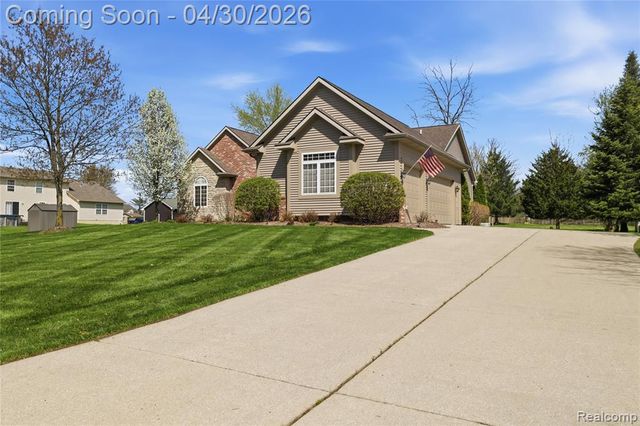 9031 Hidden Oaks Drive, Grand Blanc, MI 48439