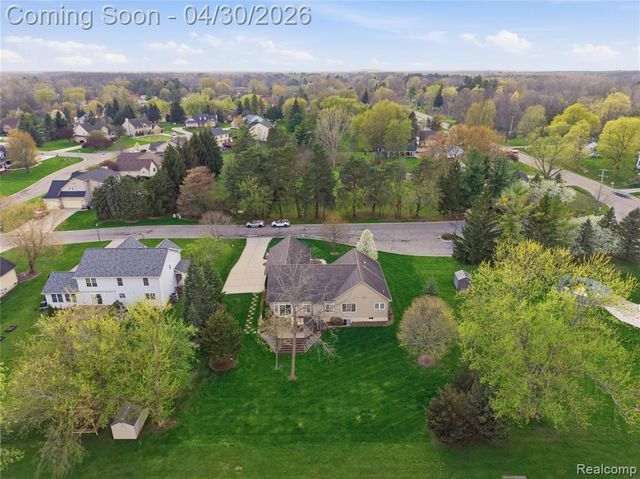 9031 Hidden Oaks Drive, Grand Blanc, MI 48439