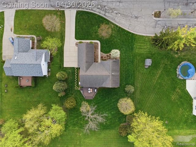 9031 Hidden Oaks Drive, Grand Blanc, MI 48439