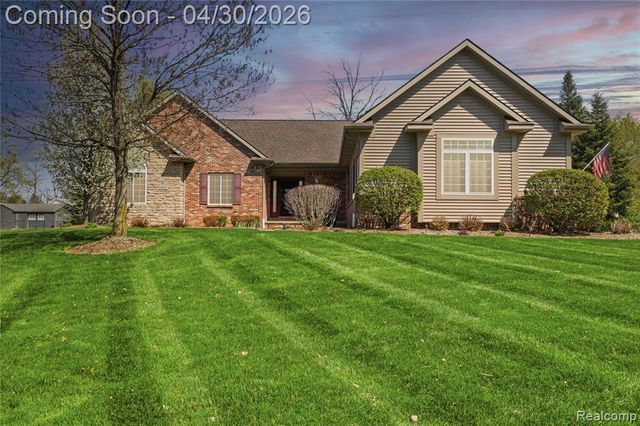 9031 Hidden Oaks Drive, Grand Blanc, MI 48439