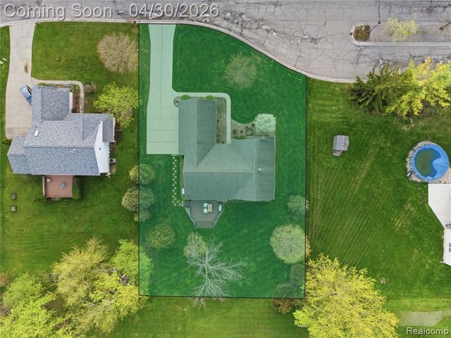 9031 Hidden Oaks Drive, Grand Blanc, MI 48439