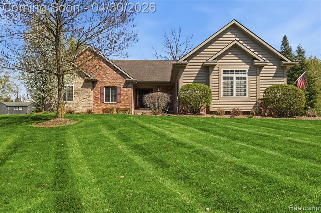 9031 Hidden Oaks Drive, Grand Blanc, MI 48439
