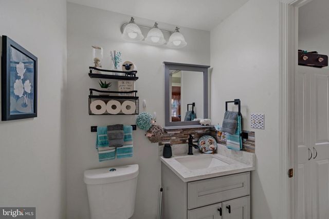8812 RUSTBURG CIR, Montgomery Village, MD 20886
