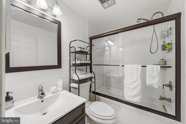 8812 RUSTBURG CIR, Montgomery Village, MD 20886