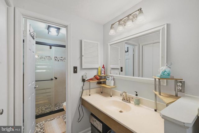 8812 RUSTBURG CIR, Montgomery Village, MD 20886