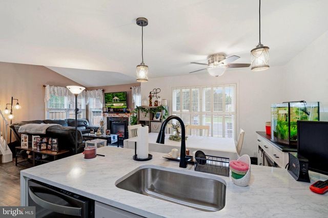 8812 RUSTBURG CIR, Montgomery Village, MD 20886