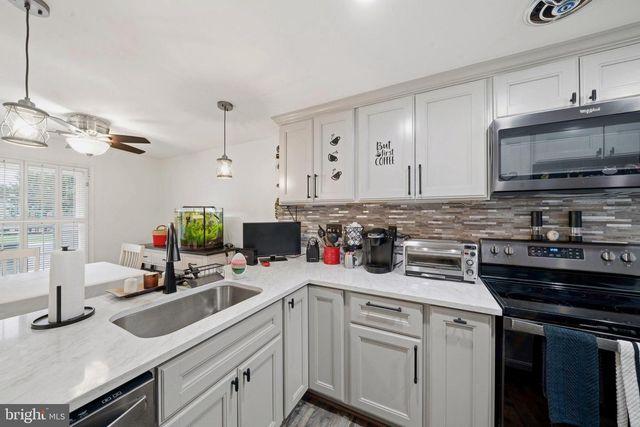 8812 RUSTBURG CIR, Montgomery Village, MD 20886